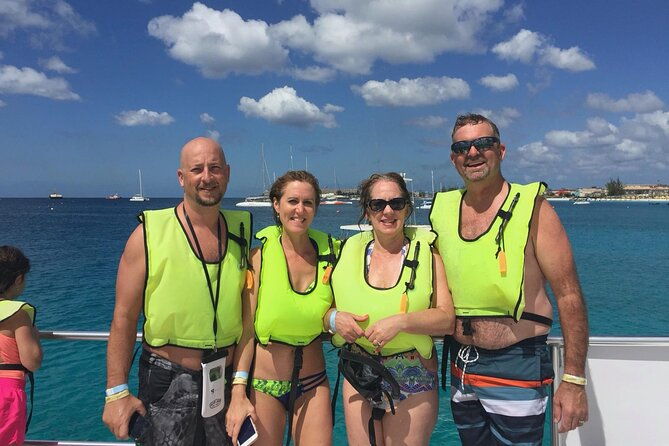 barbados-island-tour-monkey-feeding-swimming-with-the-turtles