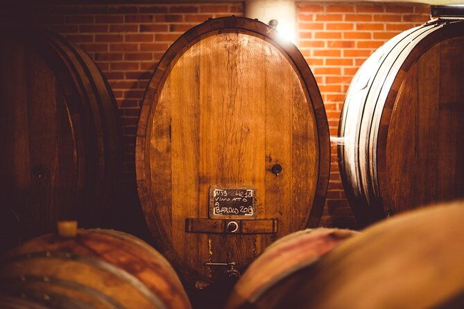 barbaresco-and-barolo-tasting-at-cantina-francone