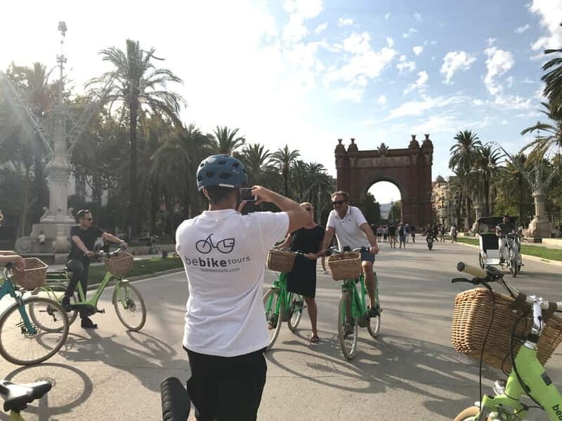 Barcelona: 1.5-Hour Sightseeing Tour by Bike/Electric Bike - Key Points  