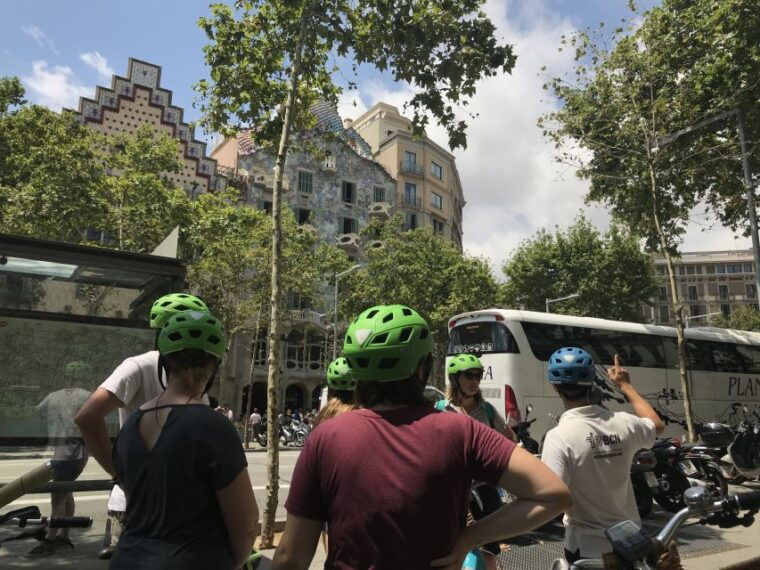 barcelona-1-5-hour-sightseeing-tour-by-electric-bike
