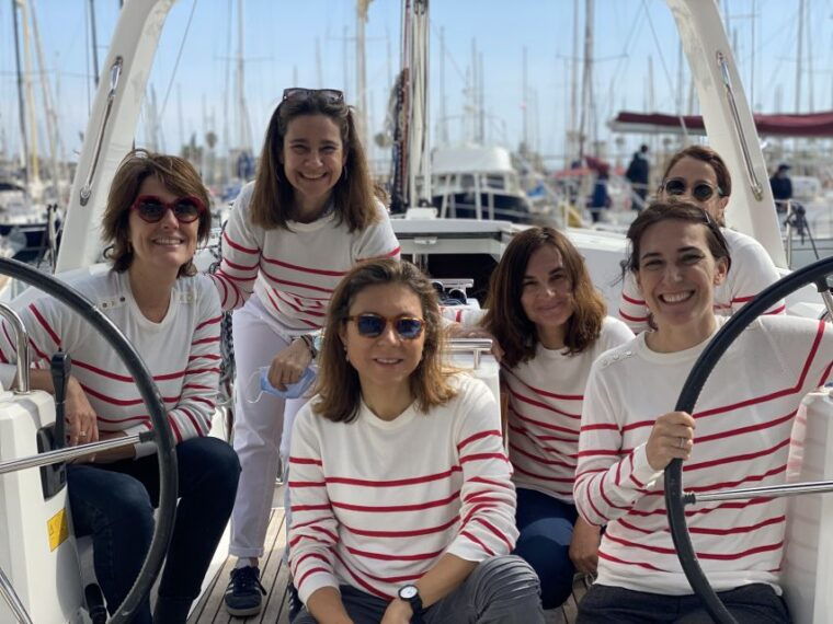 barcelona-1-hour-scenic-sailboat-tour-with-snacks-and-drinks