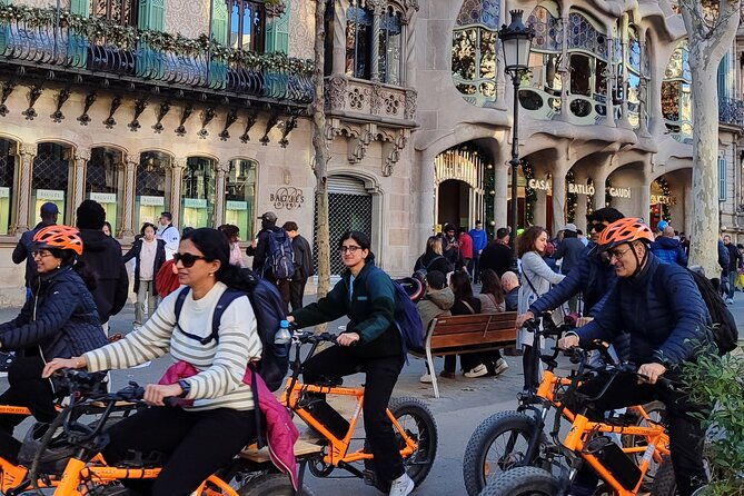 barcelona-15-best-sights-with-local-guide-on-bike-e-bike