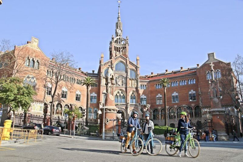 barcelona-2-5-hour-bike-or-e-bike-historical-tour