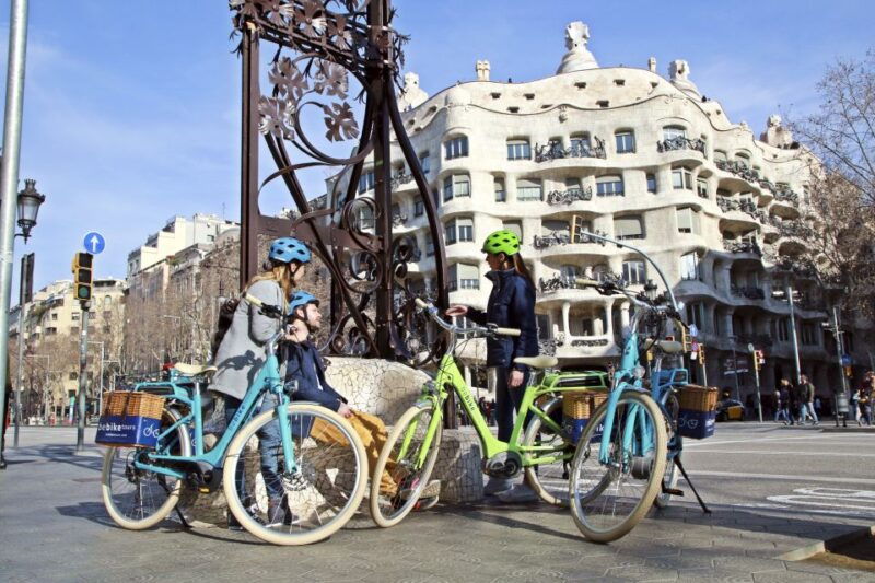 barcelona-2-5-hour-bike-or-e-bike-historical-tour