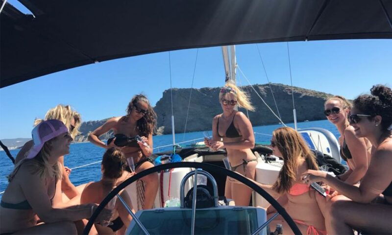 barcelona-2-hour-private-boat-cruise