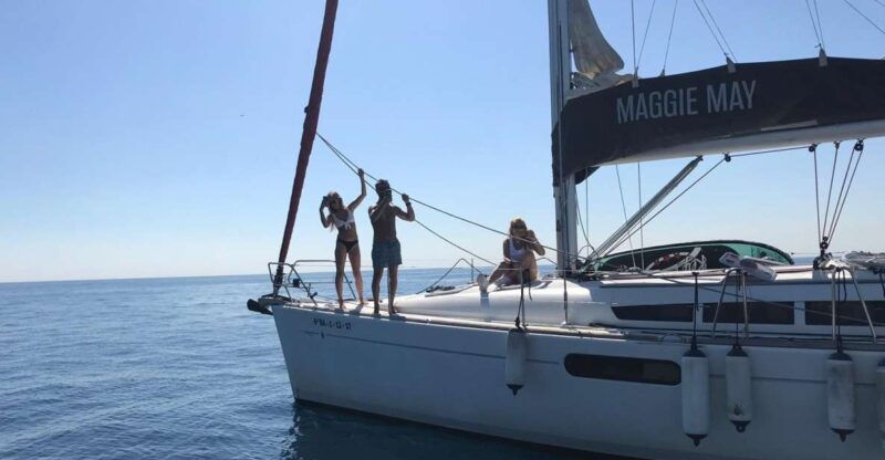barcelona-2-hour-sailboat-tour-with-paddle-boarding