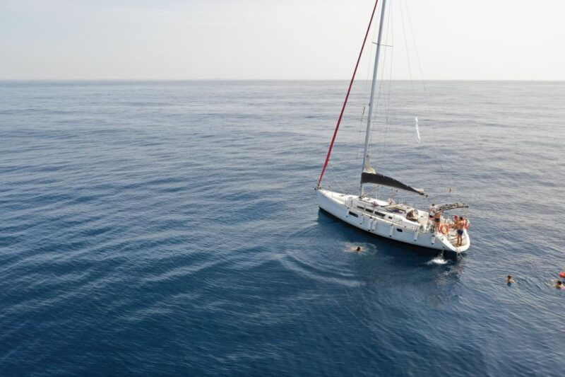 barcelona-2-hour-sunset-sailboat-trip