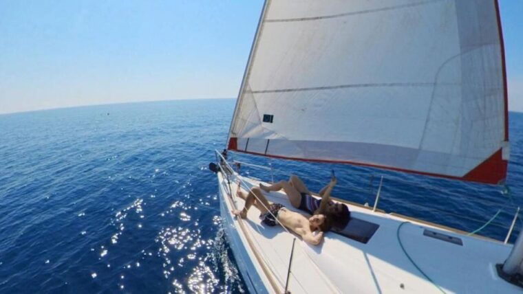 barcelona-2-hour-sunset-sailboat-trip