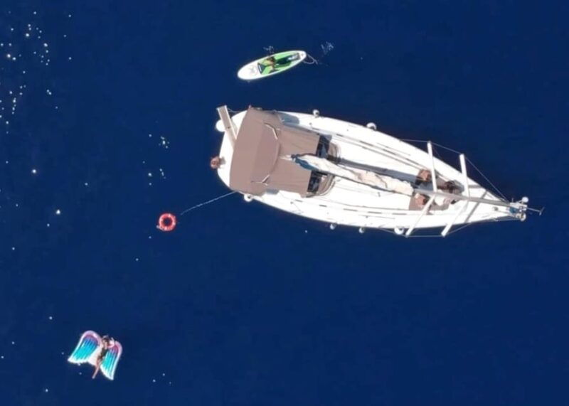 barcelona-2-hours-sailing-tour-with-snacks-and-drinks