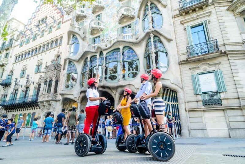 barcelona-25h-gaudi-segway-tour