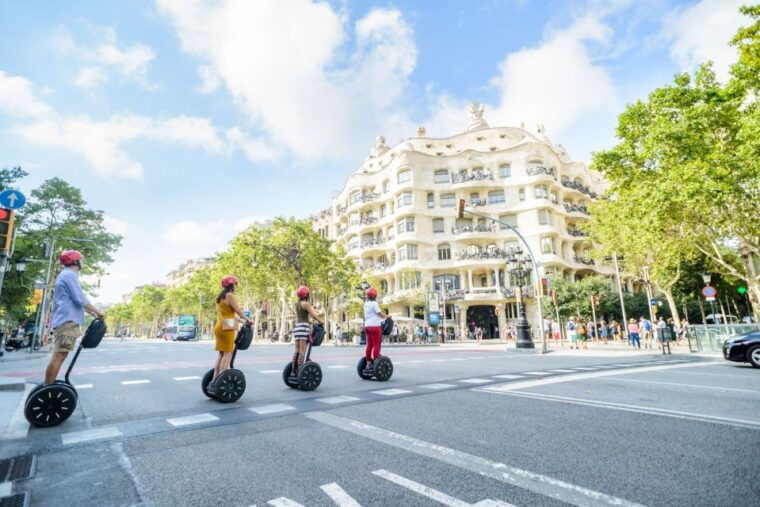 barcelona-25h-gaudi-segway-tour