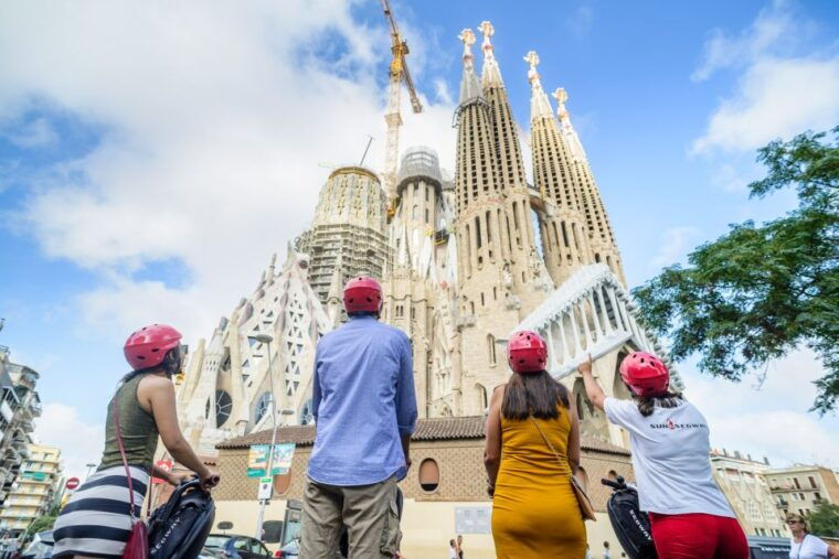 barcelona-25h-gaudi-segway-tour