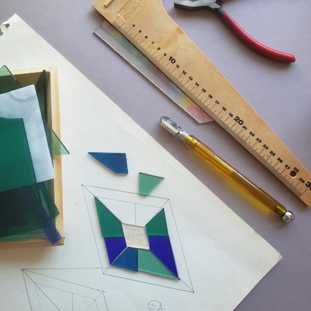 barcelona-2h-glass-art-workshop-create-your-suncatcher