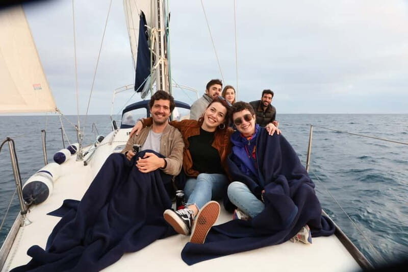 Barcelona 2h private sailing tour for 11 with local Skipper - FAQ