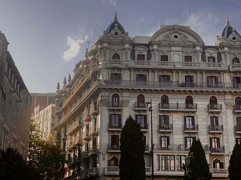 Barcelona: Adventure photo shoot tour in German/English - Key Points