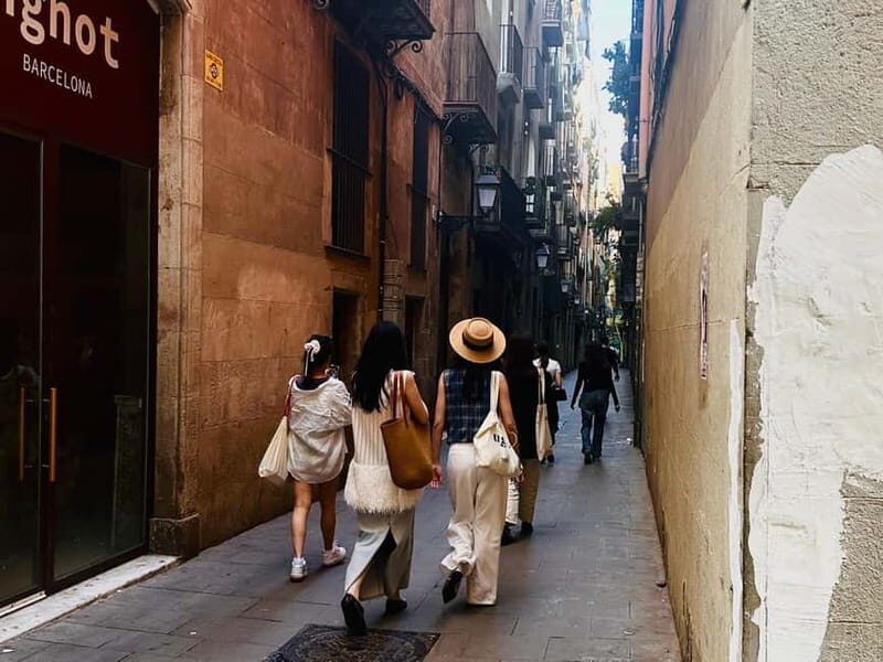 Barcelona: Adventure photo shoot tour in German/English - What’s in the Price?