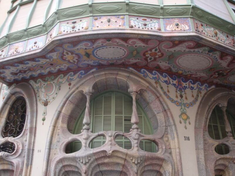 barcelona-art-nouveau-gaudi-tour