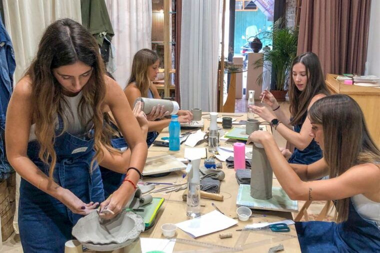 barcelona-artisan-ceramic-cup-or-vase-making-workshop