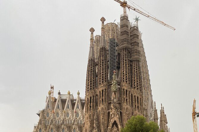 barcelona-bar-crawl-at-gaixample
