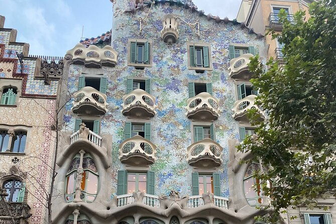 barcelona-bar-crawl-at-gaixample