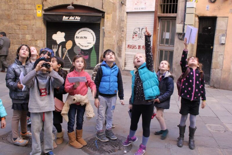barcelona-barrio-gotico-dragon-tour-for-families