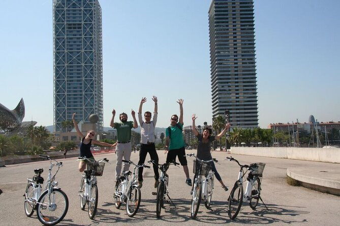 barcelona-bike-highlights-sagrada-familia-small-group-tour
