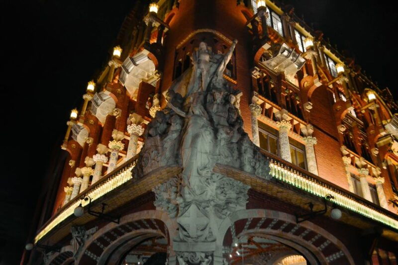 barcelona-bike-tour-by-night-with-cava