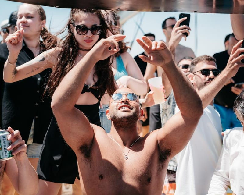 barcelona-boat-party