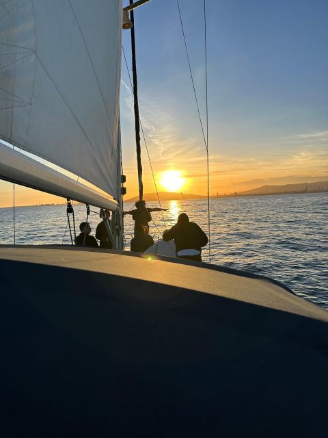 barcelona-boat-trip-with-cava-in-amazing-sailboat