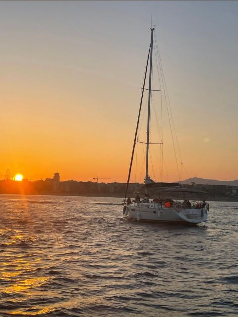 barcelona-boat-trip-with-cava-in-amazing-sailboat