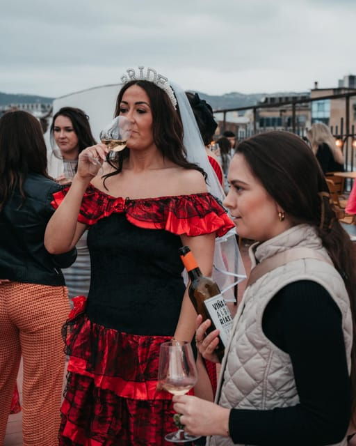 barcelona-bottomless-sangria-salsa-dancing