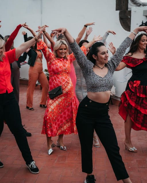 barcelona-bottomless-sangria-salsa-dancing