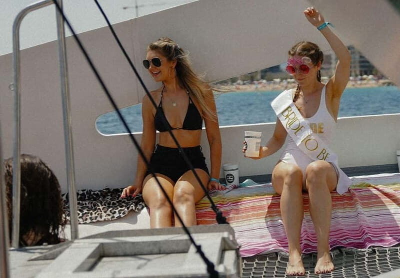 Barcelona: Brunch Boat Party with Drinks and DJ - Practical Details and Considerations