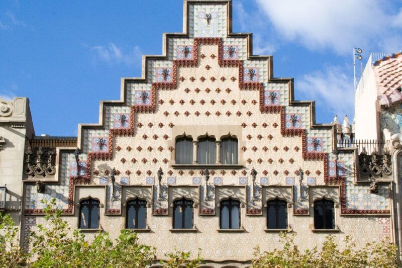 barcelona-casa-amatller-guided-visit-with-chocolate-gift