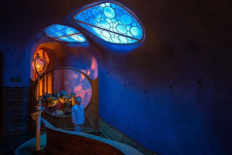 barcelona-casa-batllo-a-winter-night-experience