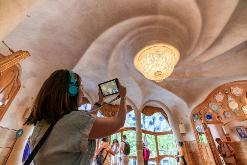 barcelona-casa-batllo-entry-with-self-audioguide-tour