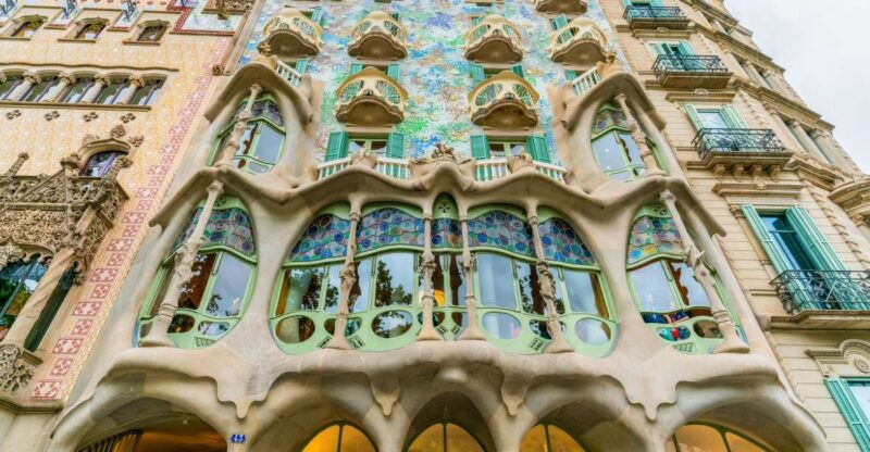 barcelona-casa-batllo-entry-with-self-audioguide-tour