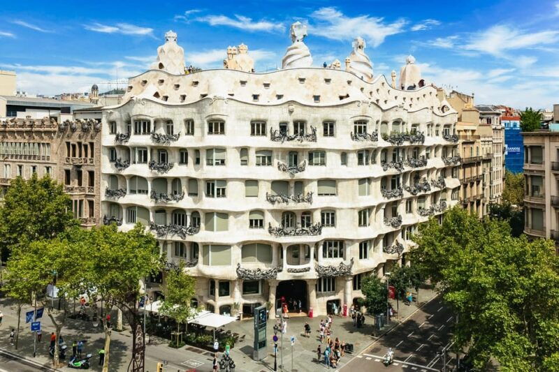 barcelona-casa-mila-early-morning-access-guided-tour