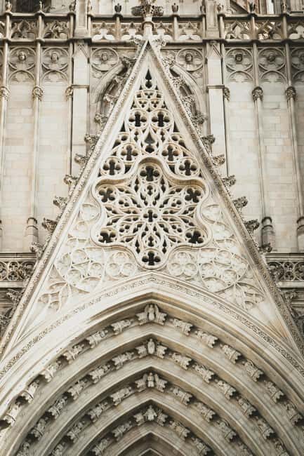 Barcelona: Cathedral of Barcelona Saint Eulalia Guided Tour - Key Points
