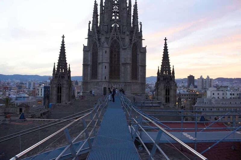 Barcelona Cathedral: Sunrise Tour & Breakfast - Key Points