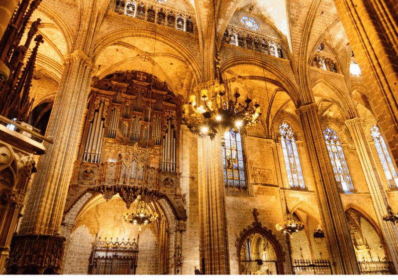 barcelona-cathedral-sunrise-tour-traditional-breakfast
