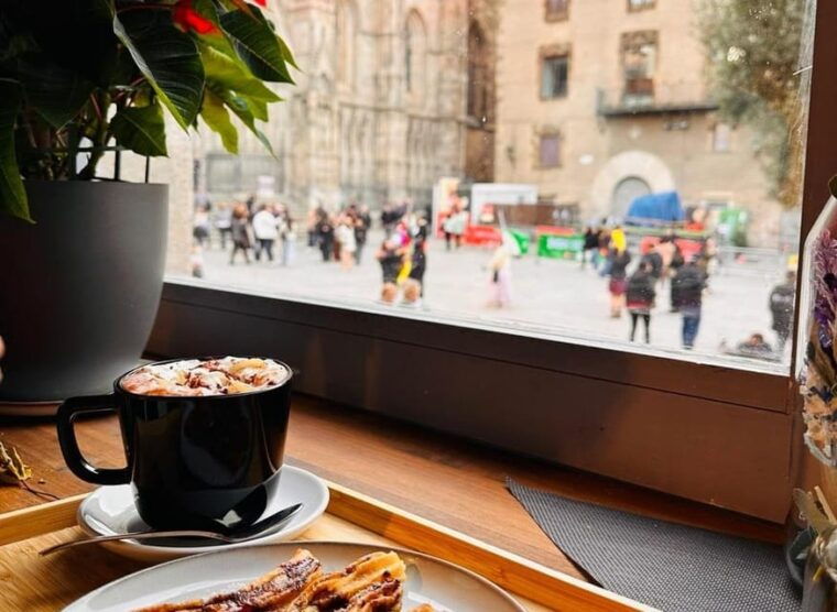 barcelona-cathedral-sunrise-tour-traditional-breakfast