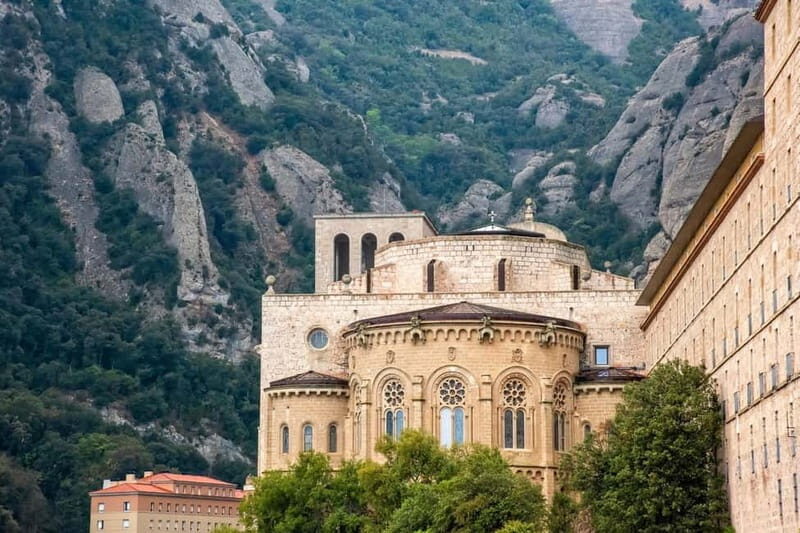 Barcelona: Cherry Blossoms and Montserrat Tour - Key Points