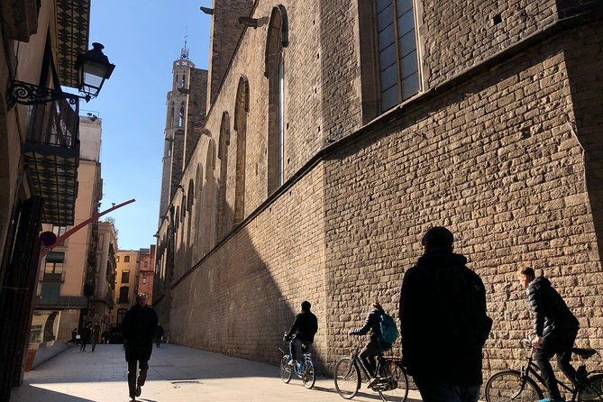barcelona-city-bike-tour-highlights-and-hidden-gems