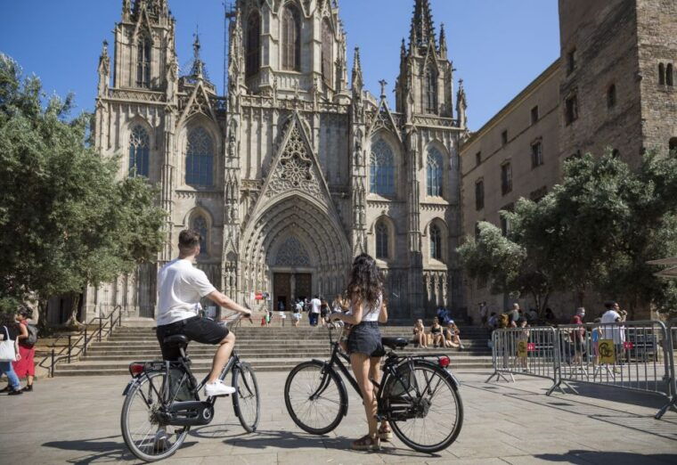 barcelona-city-highlights-and-architecture-guided-bike-tour