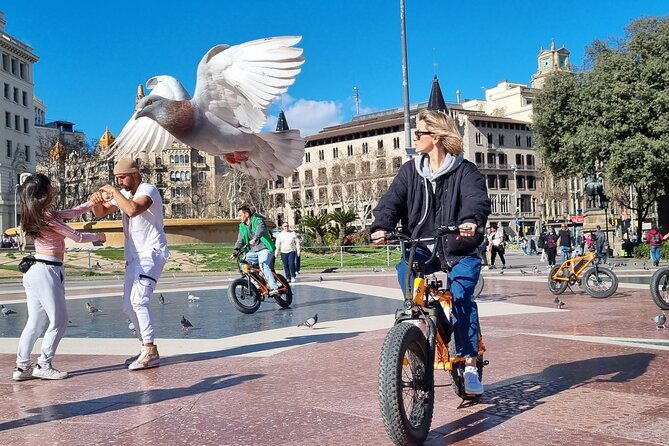 barcelona-city-highlights-bike-tour-with-e-bike-option