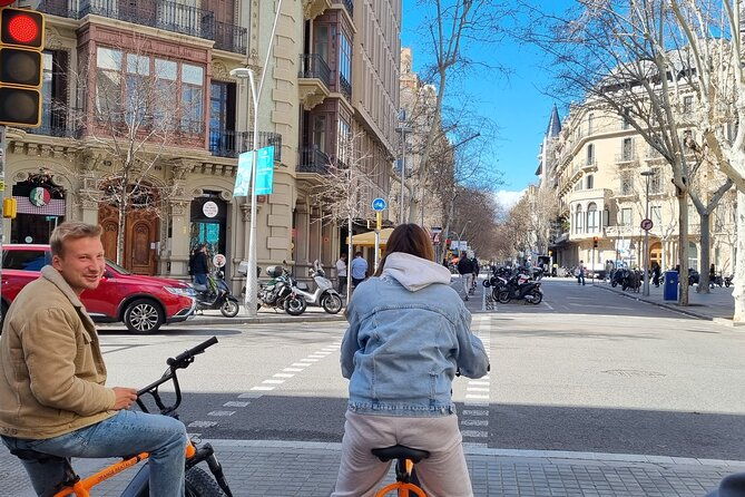 barcelona-city-highlights-bike-tour-with-e-bike-option