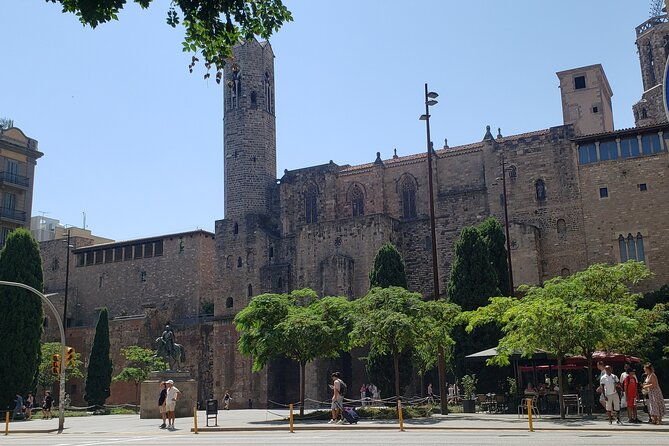 barcelona-city-highlights-bike-tour-with-e-bike-option