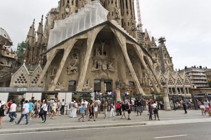 barcelona-city-highlights-full-day-private-guided-tour