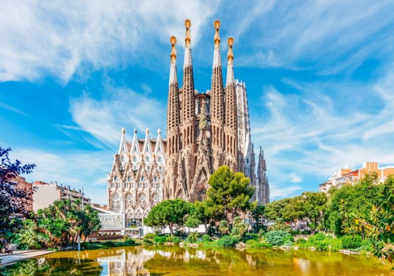 barcelona-city-sightseeing-hop-on-hop-off-bus-tour
